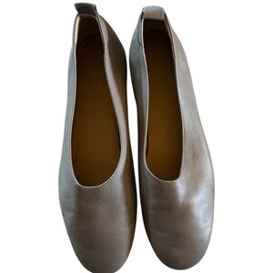Everlane The Day Glove Warm Taupe Leather Flats Minimalist Ballet Slip-On 9.5